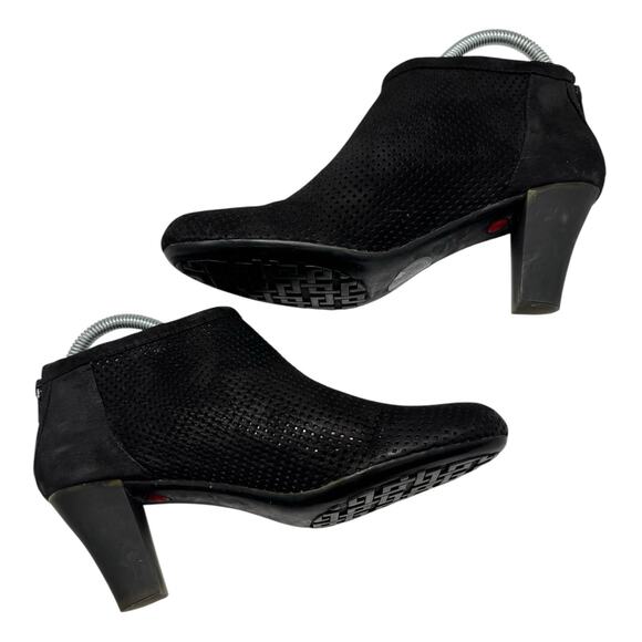 Camper Shoes Diana Black Perforated Leather Ankle Booties Size US 7.5 Euro 38 - Picture 1 of 10